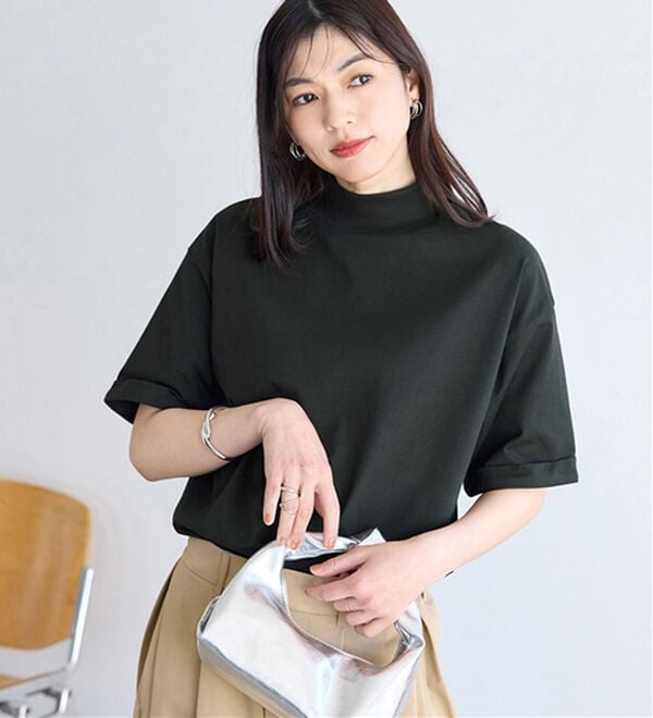 BELLUNA（ベルーナ）の「小顔見せ！ヒンヤリハイネックオーバーサイズＴシャツ（Tシャツ）」｜黒