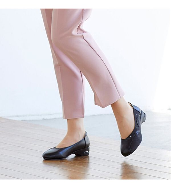 BELLUNA（ベルーナ）の「４Ｅリーフデザインエアソールパンプス（パンプス）」｜詳細画像