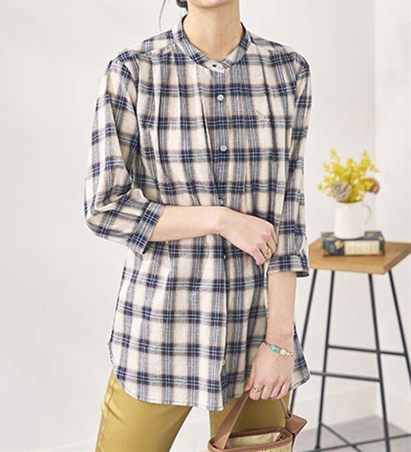 BELLUNA（ベルーナ）の「綿１００％刺しゅうデザインシャツ（シャツ）」｜詳細画像