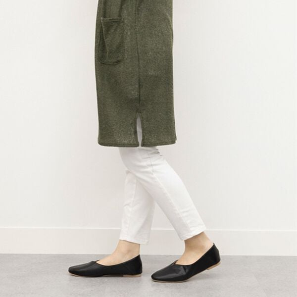 BELLUNA（ベルーナ）の「美ラインカッティングチラリ花柄パンプス（パンプス）」｜詳細画像