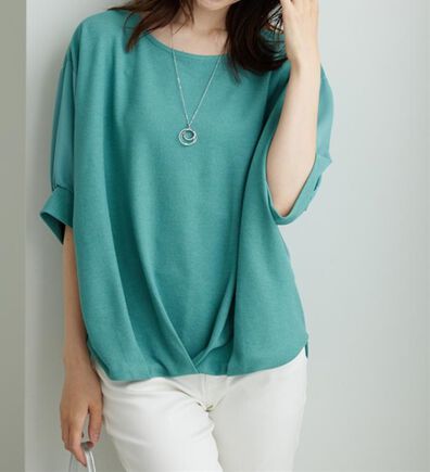 BELLUNA（ベルーナ）の「&ldquo;2点セット&rdquo;ネックレス付！異素材裾タックプルオーバー（カットソー）」