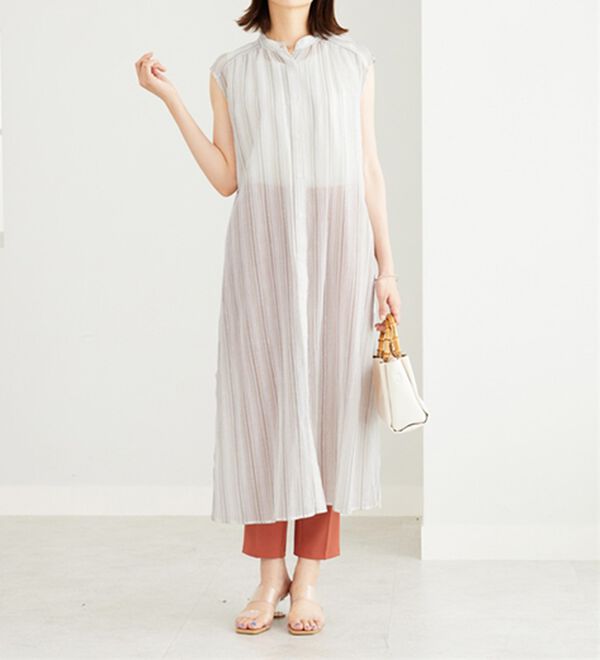 BELLUNA（ベルーナ）の「ラメ入りストライプ柄シアーロングシャツ（シャツワンピース）」｜ベージュ系