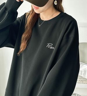 GeeRA（ジーラ）の「ロゴ＆ハート刺しゅう裏起毛スウェット（トレーナー・スウェット）」｜ブラックロゴ