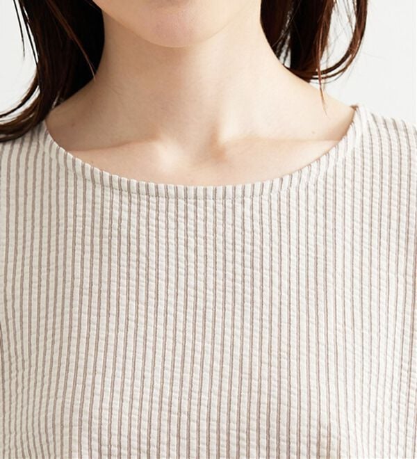 BELLUNA（ベルーナ）の「ニットサッカー素材ペプラムプルオーバー（カットソー）」｜詳細画像