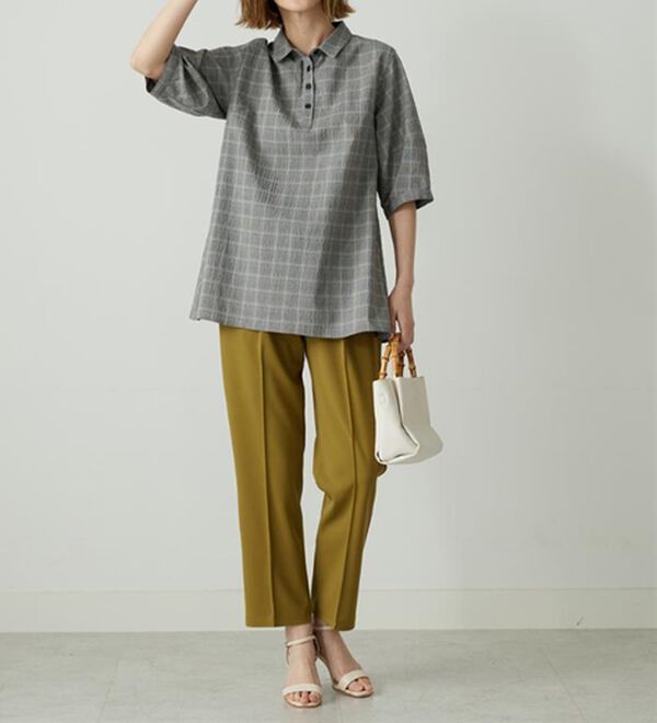 BELLUNA（ベルーナ）の「サッカー素材バックフレアーブラウス（ブラウス）」｜詳細画像