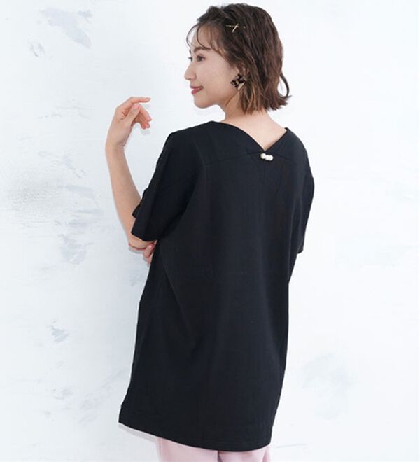 A HAPPY MARILYN（アハッピーマリリン）の「【麗シルエット】綿１００％ うしろ姿スッキリ 前後Ｖネック Ｔシャツ（Tシャツ）」｜詳細画像