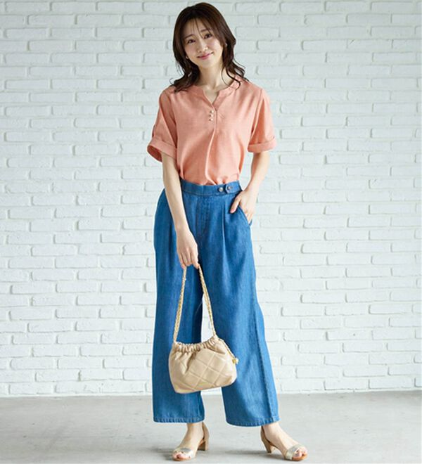 BELLUNA（ベルーナ）の「麻調合繊パール付タックデザインブラウス（ブラウス）」｜詳細画像