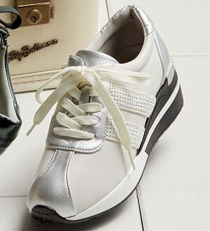 「４Ｅきらめきレースアップスニーカー（スニーカー）」｜シルバーホワイト(ヒモ)