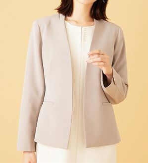 BELLUNA（ベルーナ）の「〈セレモニースタイル〉ノーカラージャケット（ノーカラージャケット）」｜グレージュ