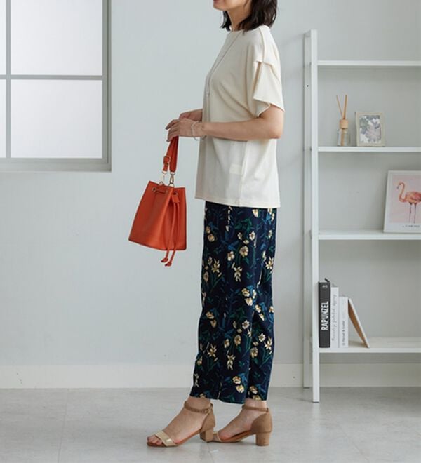 BELLUNA（ベルーナ）の「【2点セット】ネックレス付シャイニーかのこプルオーバー（カットソー）」｜詳細画像