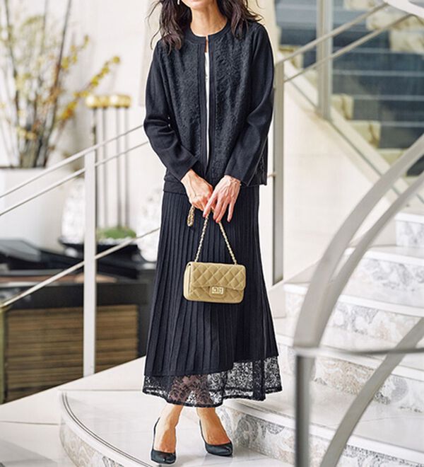 BELLUNA（ベルーナ）の「刺しゅうレース使いニットジャケット（ニットカーディガン）」｜詳細画像