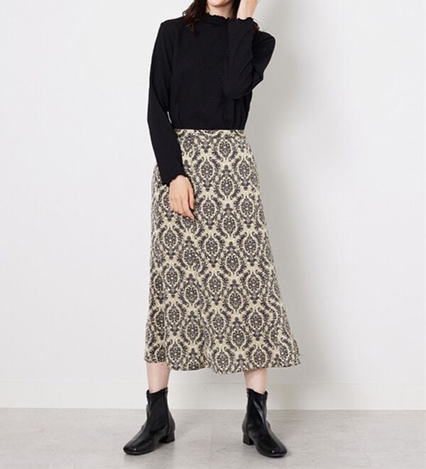 BELLUNA（ベルーナ）の「艶やかプリント切替フレアースカート（ロングスカート）」｜詳細画像