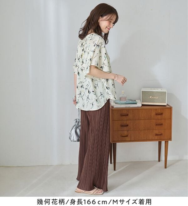 Viola e Viola（ヴィオラ エ ヴィオラ）の「【選べる２丈】さらっと涼感フレアスリーブブラウス（ブラウス）」｜詳細画像