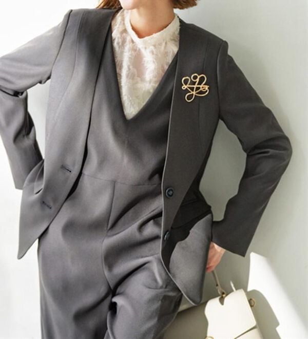 GeeRA（ジーラ）の「ジャケット＆ブラウス＆オールインワン3点セットスーツ（その他スーツ）」｜詳細画像