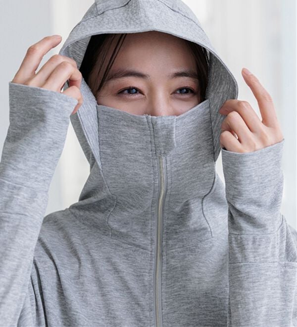 BELLUNA（ベルーナ）の「【接触冷感】絶対に焼けたくない！後プリーツＵＶパーカー（パーカー）」｜杢グレー