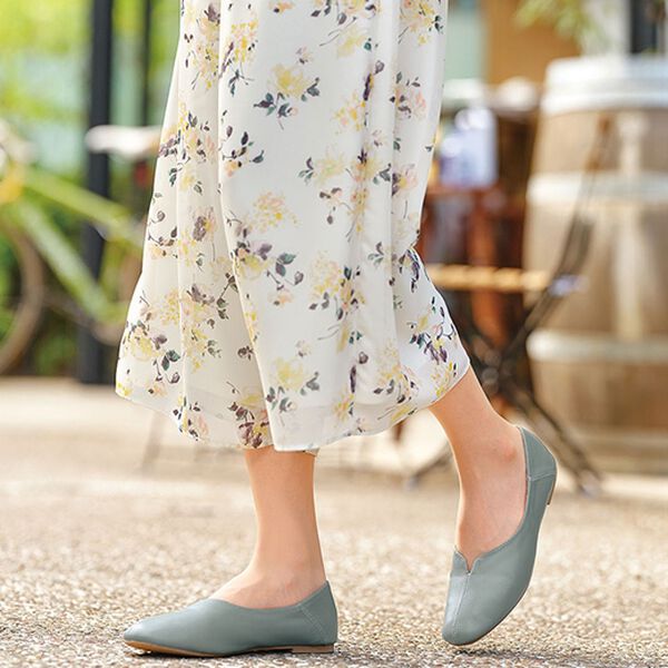 BELLUNA（ベルーナ）の「美ラインカッティングチラリ花柄パンプス（パンプス）」｜詳細画像