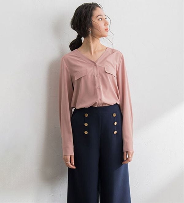 Pierrot（ピエロ）の「ノーカラーブラウス（ブラウス）」｜詳細画像