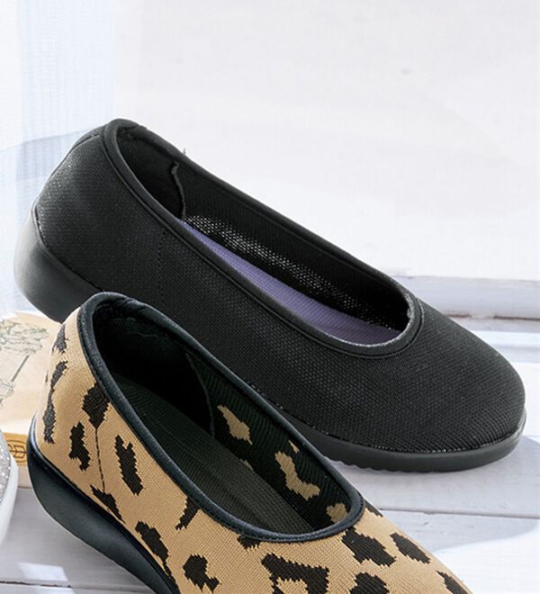 BELLUNA（ベルーナ）の「幅広ラクちんニットパンプス（パンプス）」｜ブラック