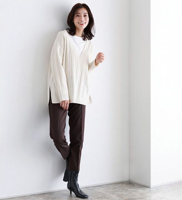 Pierrot（ピエロ）の「ケーブル柄深Ｖネックニット（ニット・セーター）」｜詳細画像