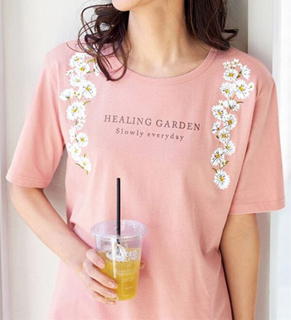 BELLUNA（ベルーナ）の「綿１００％プリントＴシャツ（Tシャツ）」｜ピンク・フラワー