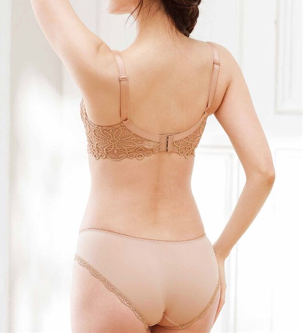 LAVIENNE（ラヴィエンヌ）の「レーシー脇高スッキリブラ＆ショーツ（ブラジャー＆ショーツセット）」｜詳細画像