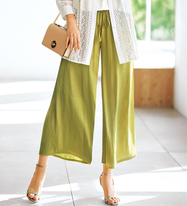 BELLUNA（ベルーナ）の「上品サテン素材ワイドパンツ（ワイドパンツ・ガウチョ）」｜詳細画像