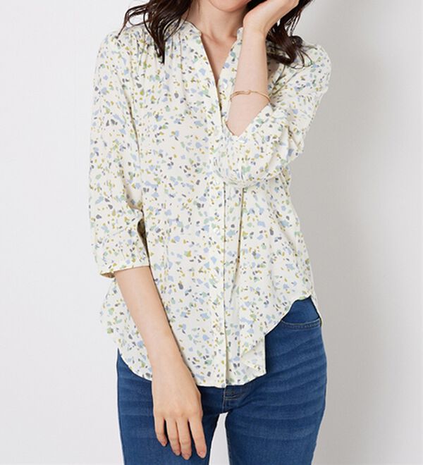 BELLUNA（ベルーナ）の「【接触冷感】レーヨン素材ギャザー使いプリントブラウス（ブラウス）」｜詳細画像