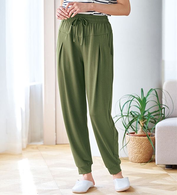 BELLUNA（ベルーナ）の「１本多役！リラックスジョガーパンツ（フルレングスパンツ）」｜カーキ