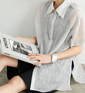 GeeRA（ジーラ）の「ニュアンスワッシャーシアーシャツ（シャツ）」｜ライトグレー