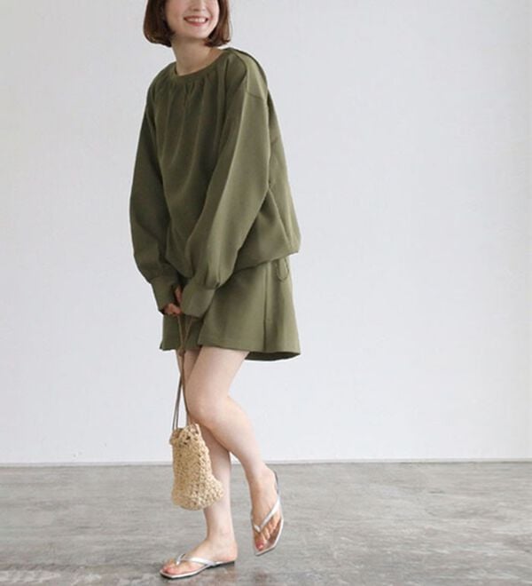 Pierrot（ピエロ）の「【速乾機能付】ギャザートップスラッシュガード（チュニック）」｜詳細画像