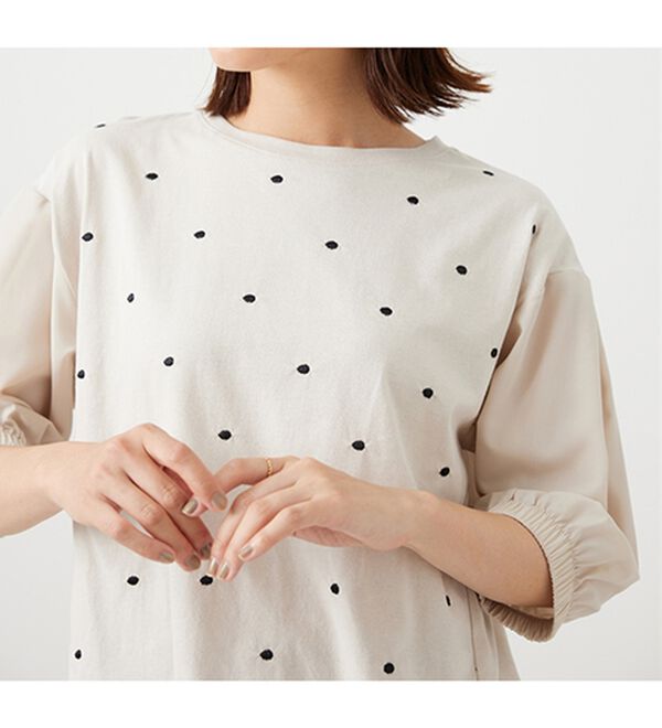 BELLUNA（ベルーナ）の「ドット刺しゅうデザイン袖切替プルオーバー（カットソー）」｜詳細画像