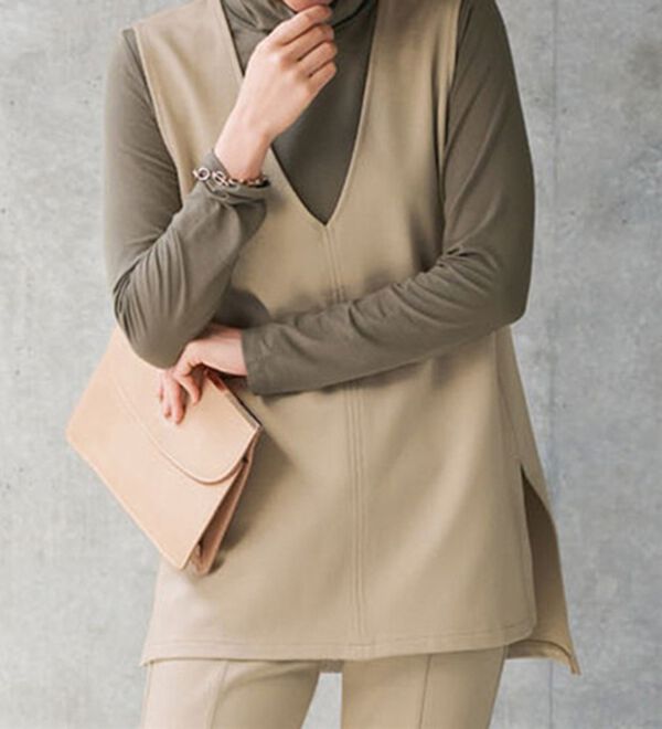 BELLUNA（ベルーナ）の「日本製ウール入りポンチＶネックベスト（ベスト）」｜ベージュ