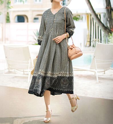 BELLUNA（ベルーナ）の「綿１００％ピンタックデザインプリントワンピース（プリントワンピース）」