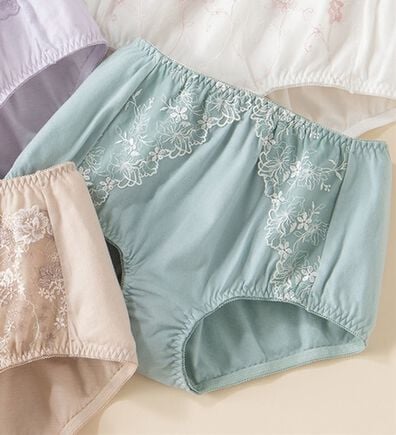 LAVIENNE（ラヴィエンヌ）の「綿９５％のすっぽり華やかショーツ　単品（ショーツ）」