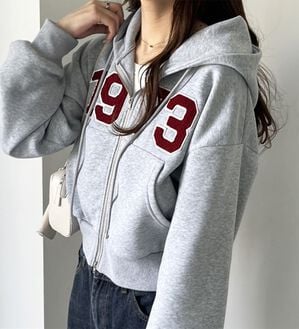 GeeRA（ジーラ）の「ロゴスウェットパーカー（パーカー）」｜グレー