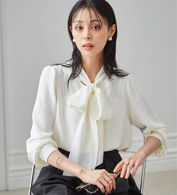 RANAN（ラナン）の「【UV・イージーケア機能付】ボウタイリボンブラウス（ブラウス）」｜ホワイト