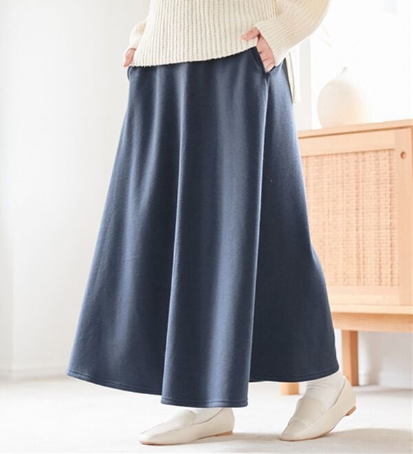 Viola e Viola（ヴィオラ エ ヴィオラ）の「【蓄熱保温】裏ファーフレアースカート（選べる！２丈）（ロングスカート）」｜ブルー