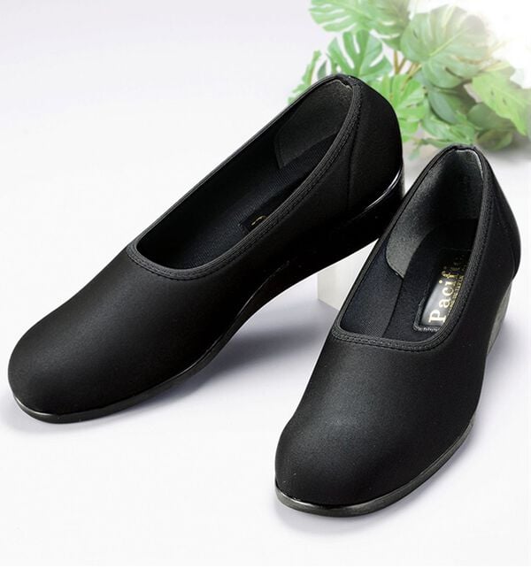 「ゆったり４Ｅストレッチはっ水パンプス（パンプス）」｜詳細画像