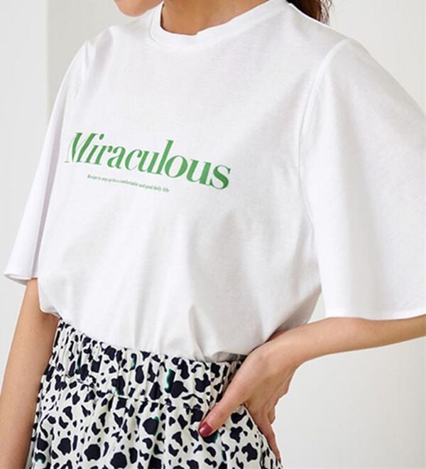 RANAN（ラナン）の「ひんやり！綿１００％フレア袖大人ロゴＴシャツ（カットソー）」｜ホワイト(グリーンロゴ)