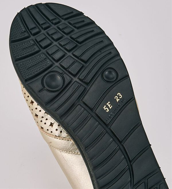 ルフラン（ルフラン）の「５Ｅゆったり履けるパンチングスリッポン（スリッポン）」｜詳細画像