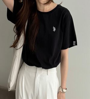 GeeRA（ジーラ）の「【ＵＳ．ＰＯＬＯ．ＡＳＳＮ】接触冷感ワンポイント刺繍Ｔシャツ（Tシャツ）」｜ブラック
