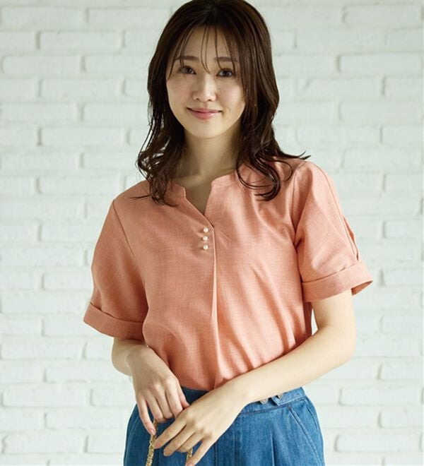 BELLUNA（ベルーナ）の「麻調合繊パール付タックデザインブラウス（ブラウス）」｜詳細画像