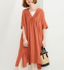 BELLUNA（ベルーナ）の「スラブ素材タック使いゆったりワンピース（その他ワンピース）」