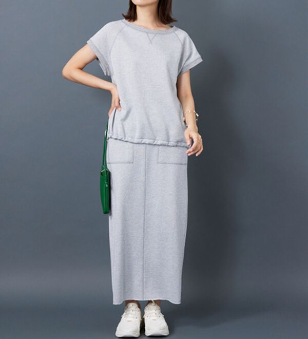 BELLUNA（ベルーナ）の「ラメ入り裏毛素材プルオーバー（カットソー）」｜詳細画像