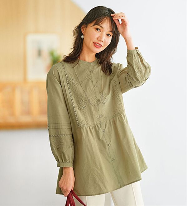 BELLUNA（ベルーナ）の「モチーフレースピンタック使いチュニック（チュニック）」｜イエローグリーン