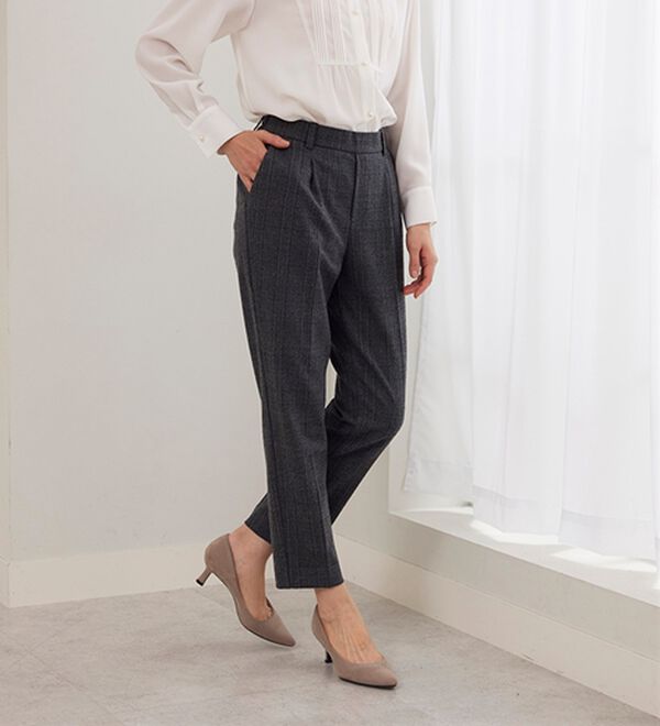BELLUNA（ベルーナ）の「サマ見え(スーパーウォーム)ウール調素材美脚テーパードパンツ（テーパードパンツ）」｜詳細画像