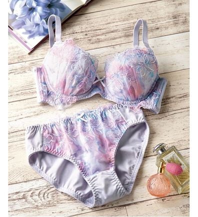 LAVIENNE（ラヴィエンヌ）の「大人のプチプラブラ＆ショーツ（ブラジャー＆ショーツセット）」