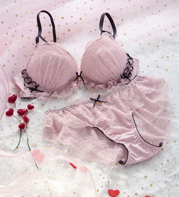 YU'NOW（ユナウ）の「ぷるるん谷間のノンワイヤーブラ＆ショーツ（ブラジャー＆ショーツセット）」｜詳細画像