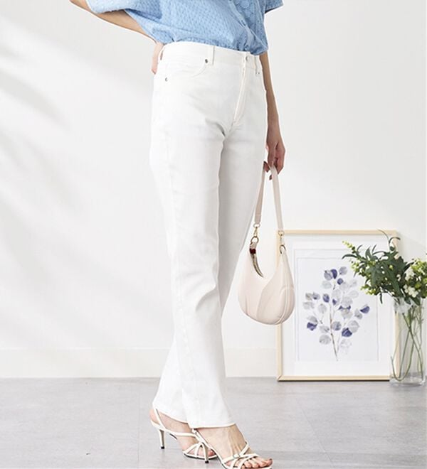 BELLUNA（ベルーナ）の「サラリ速乾！綿サテンストレッチカラーパンツ（フルレングスパンツ）」｜詳細画像