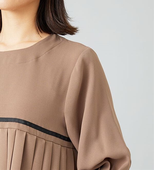 BELLUNA（ベルーナ）の「【Ｌａｇｒｉｌｕａ】配色ライン使いタックデザインブラウス（ブラウス）」｜詳細画像